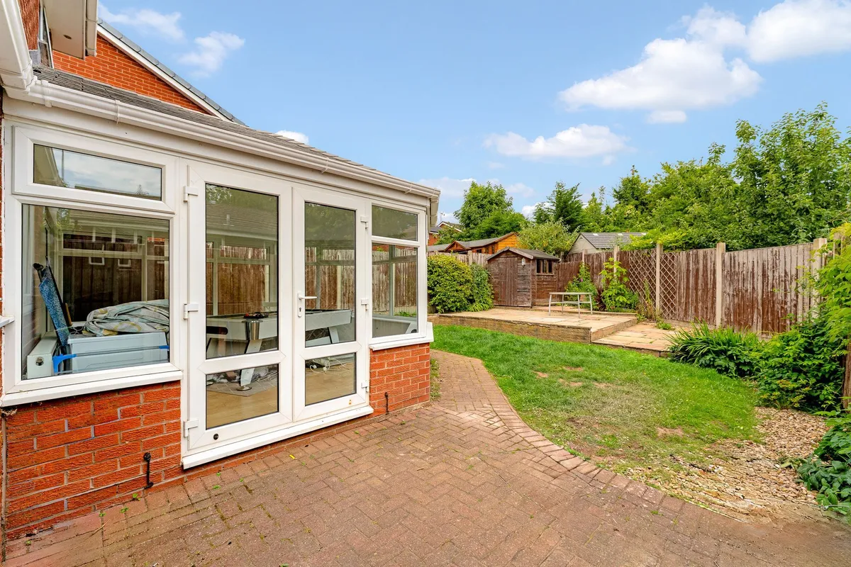 Wisenholme Close, Beechwood, WA7