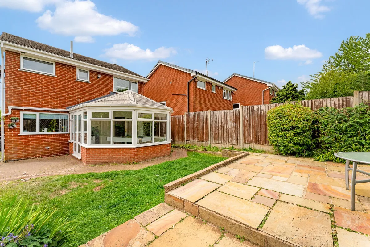 Wisenholme Close, Beechwood, WA7