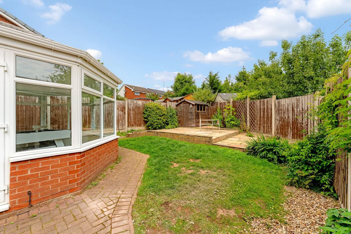 Wisenholme Close, Beechwood, WA7
