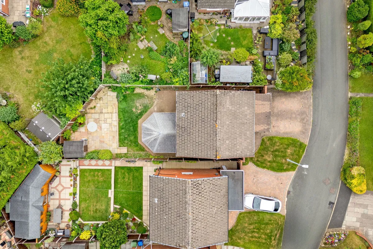 Wisenholme Close, Beechwood, WA7