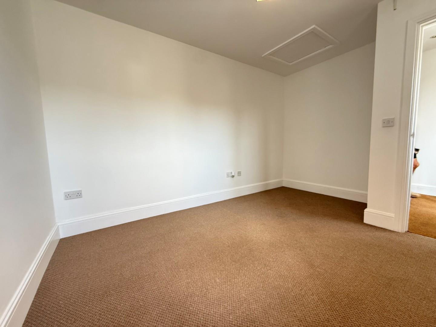 Artizan Road, Northampton Image 6