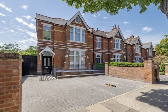 Mount Park Crescent, Ealing, W5