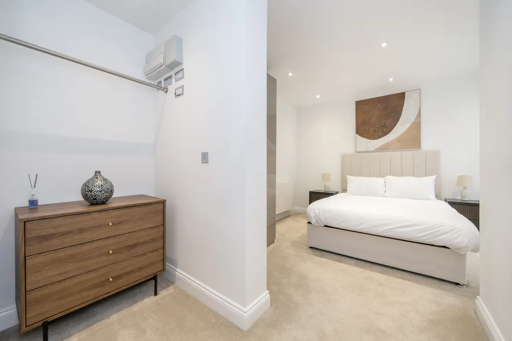 Mount Park Crescent, Ealing, W5 photo 10