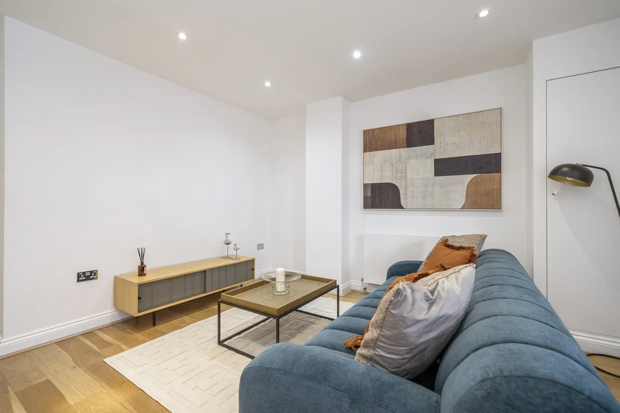 Mount Park Crescent, Ealing, W5 photo 12