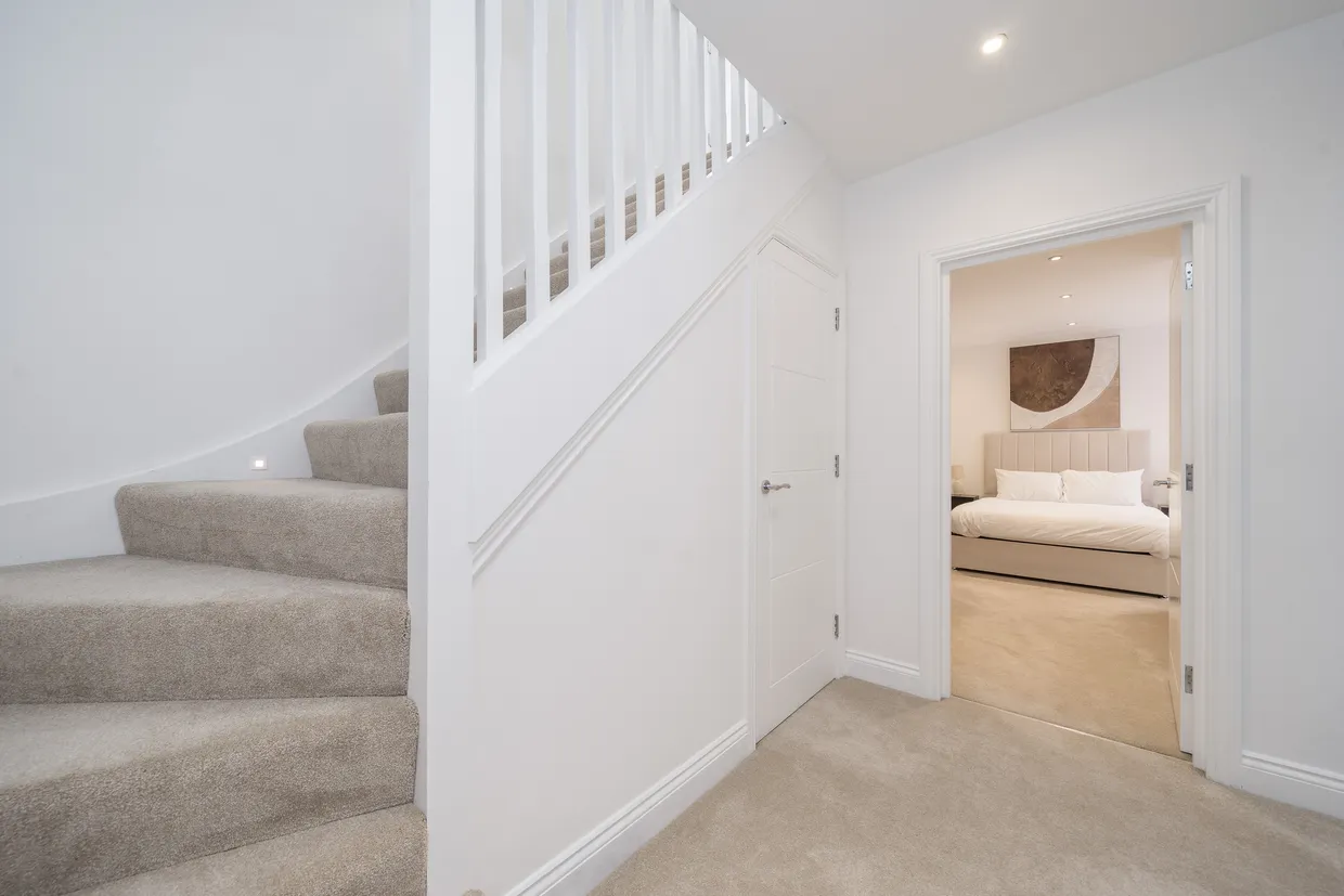 Mount Park Crescent, Ealing, W5 photo 13