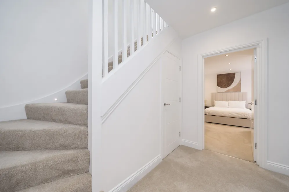 Mount Park Crescent, Ealing, W5 photo 13