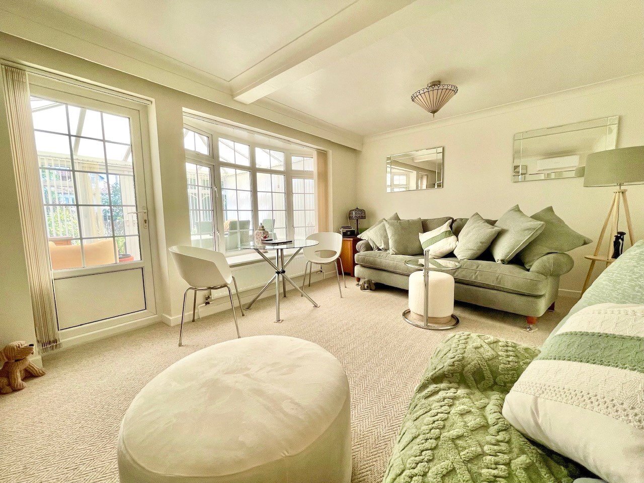 Theobalds Road, Leigh-on-Sea, Essex, SS9 Image 1