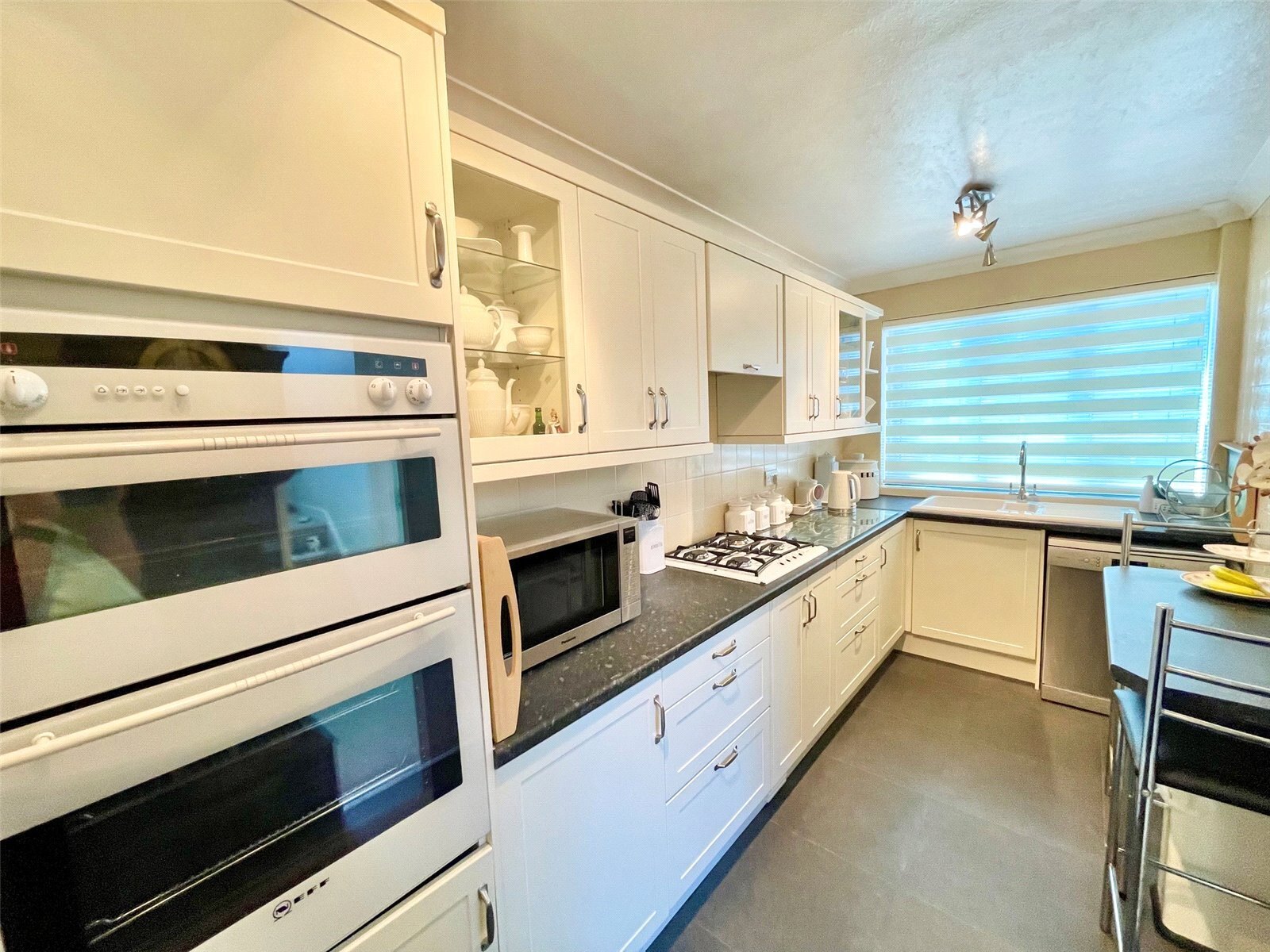 Theobalds Road, Leigh-on-Sea, Essex, SS9 Image 8