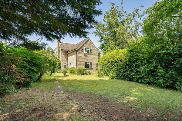 Manor Close, Cassington, Witney, Oxfordshire, OX29