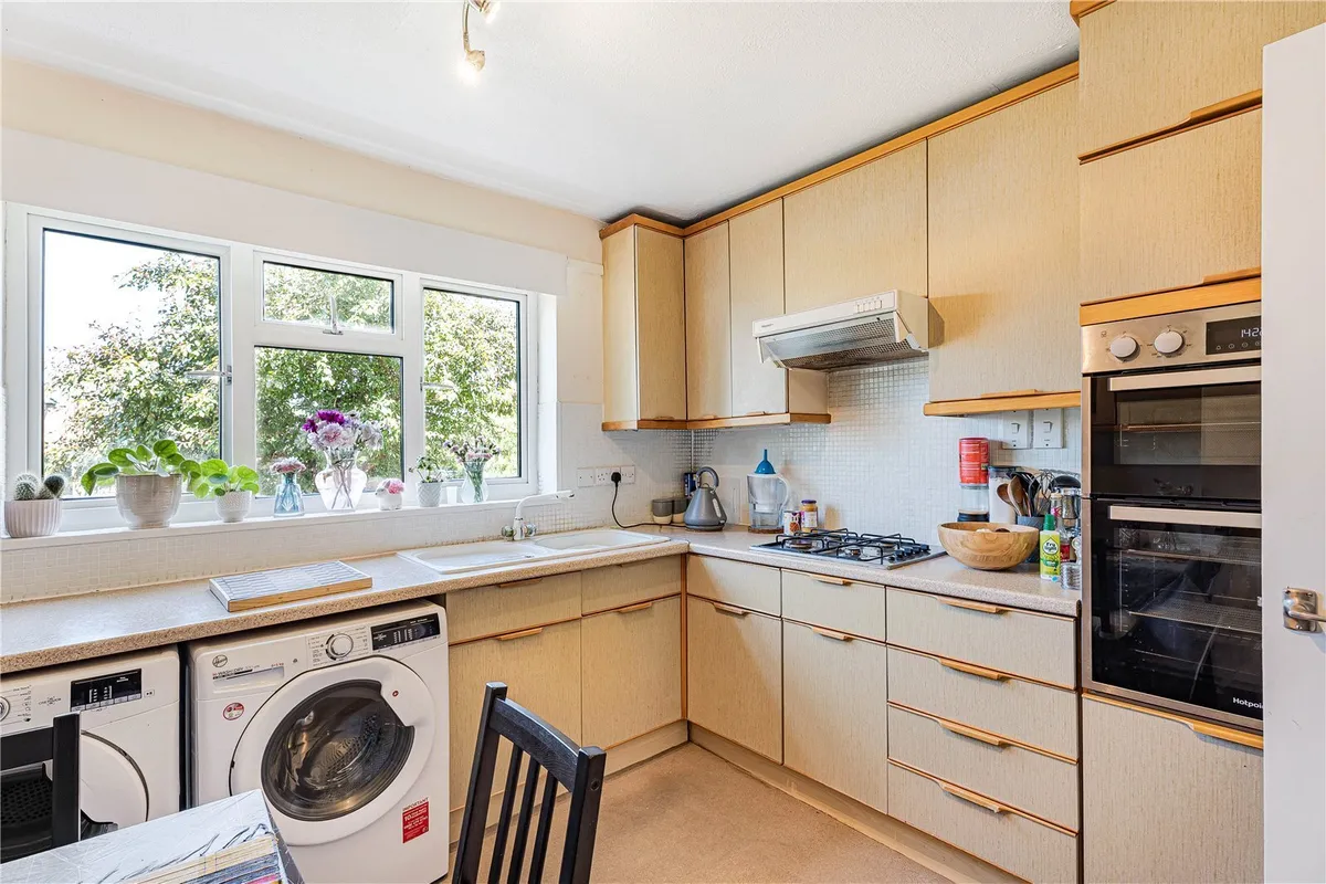 Manor Close, Cassington, Witney, Oxfordshire, OX29