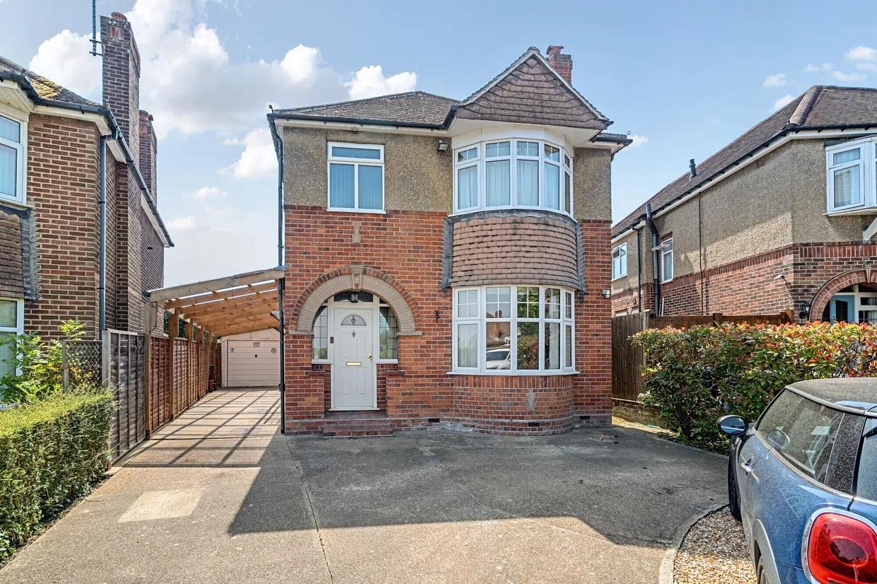 South Avenue, Farnham, GU9 photo 1