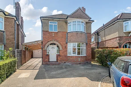 South Avenue, Farnham, GU9