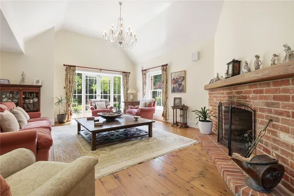 High Street, Kelvedon, CO5 photo 6