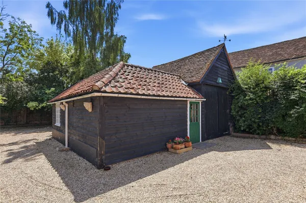 High Street, Kelvedon, CO5 photo 29