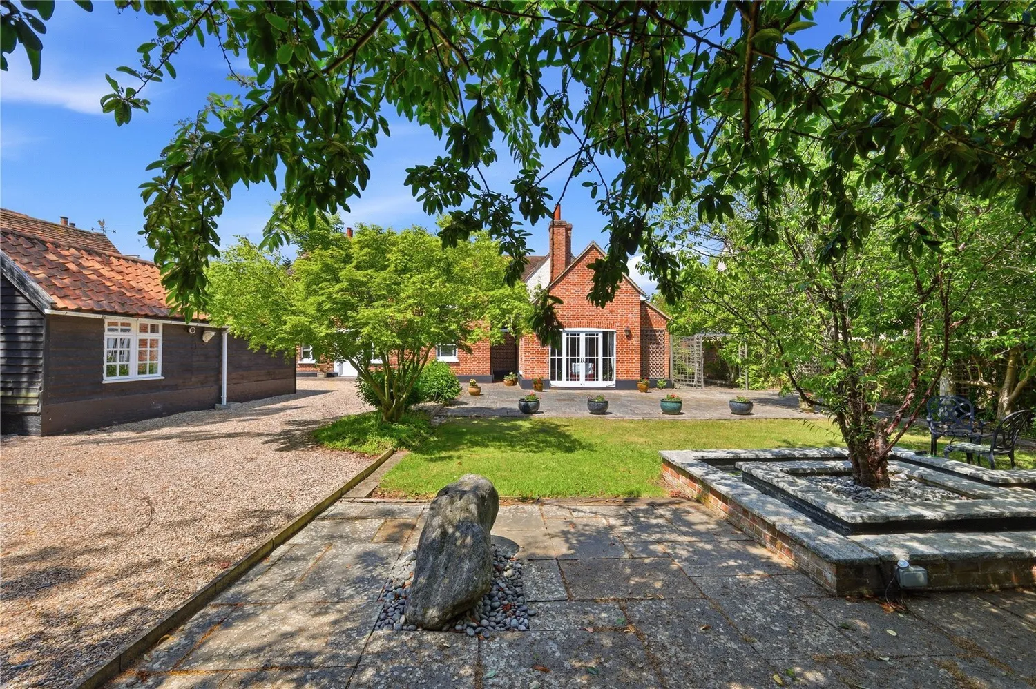 High Street, Kelvedon, CO5 photo 32