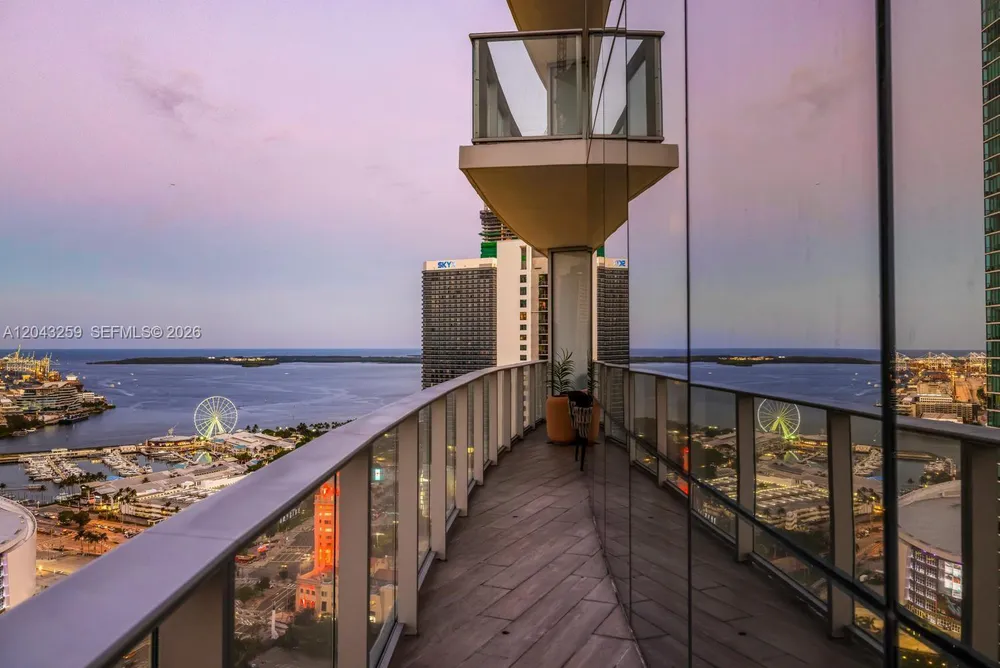 851 NE 1st Ave, Miami, FL 33132