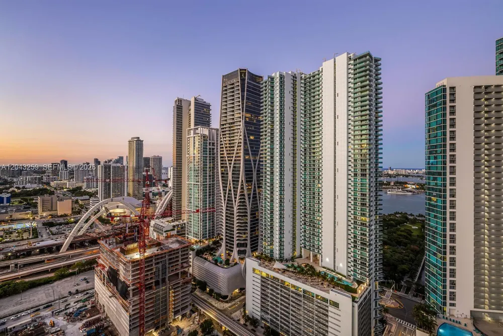 851 NE 1st Ave, Miami, FL 33132