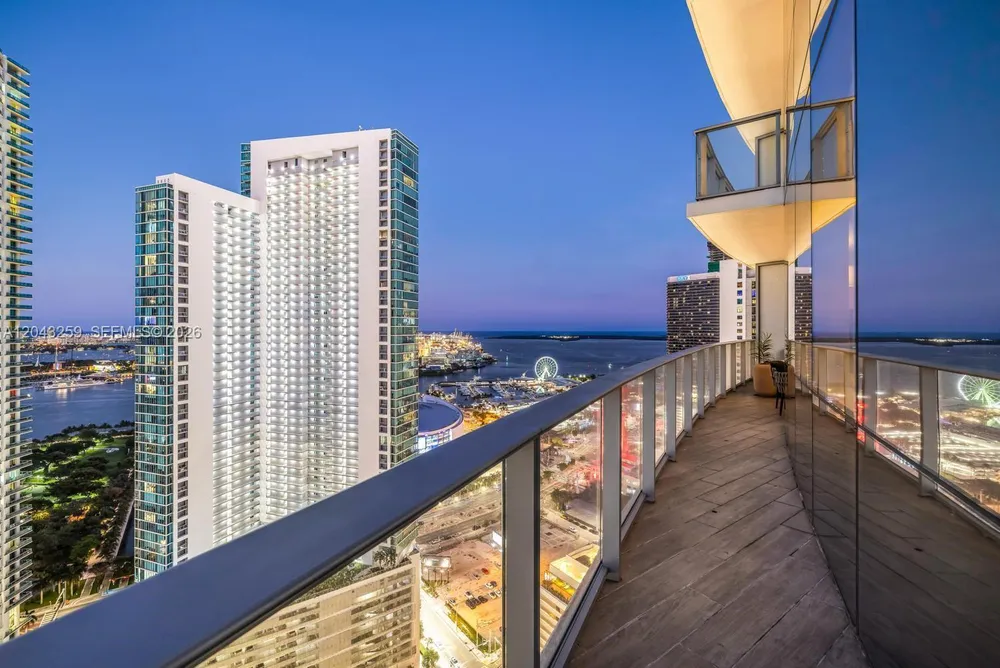 851 NE 1st Ave, Miami, FL 33132