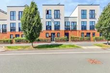 The Avenue, Corby
