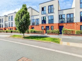 The Avenue, Corby thumb 2