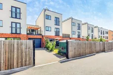The Avenue, Corby