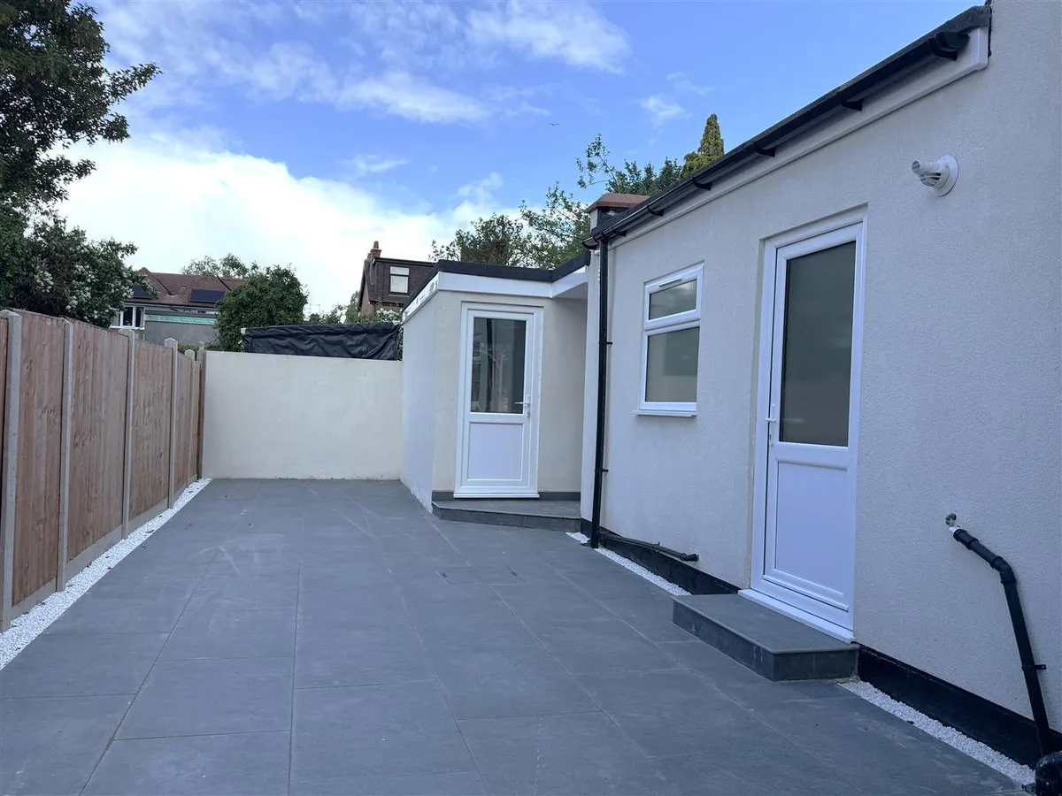 Westbourne Road, Penn