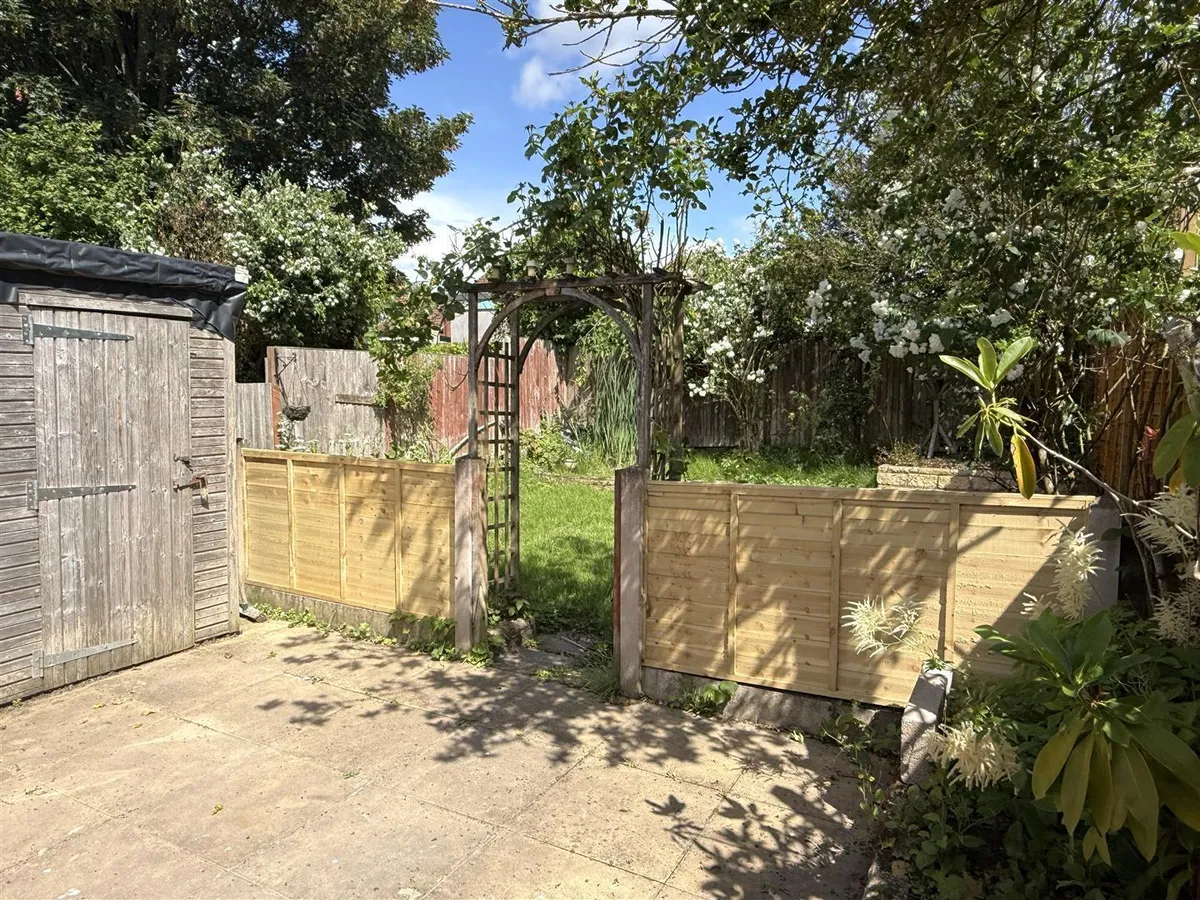 Westbourne Road, Penn