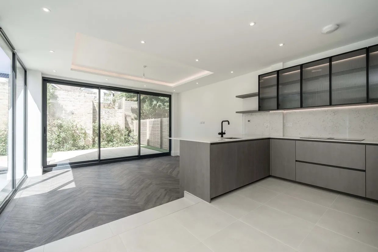 6 Castlebar Hill, London, W5 photo 3