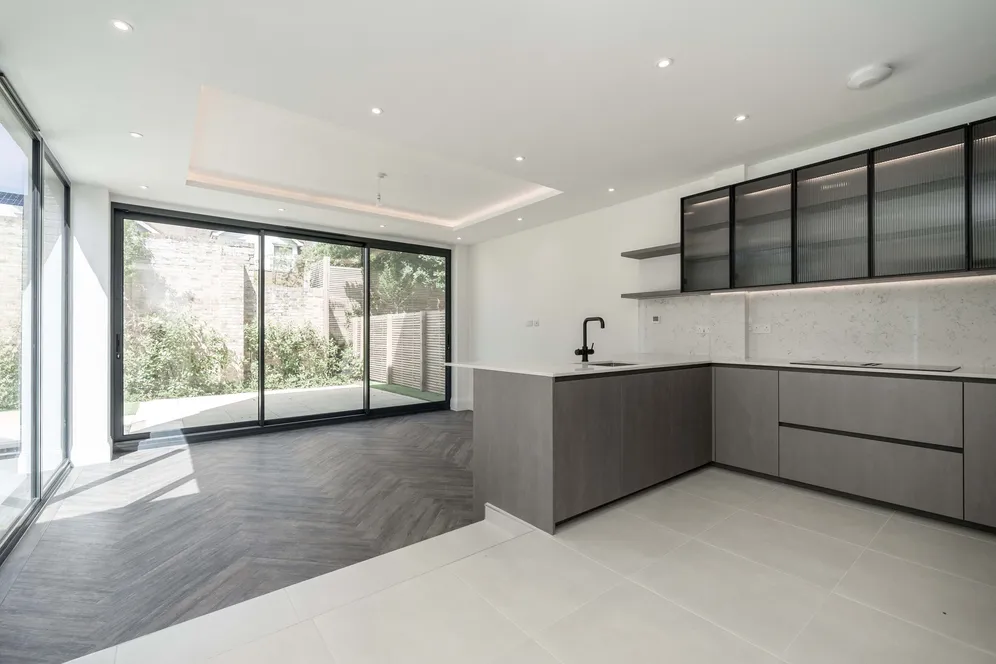 6 Castlebar Hill, London, W5 photo 3