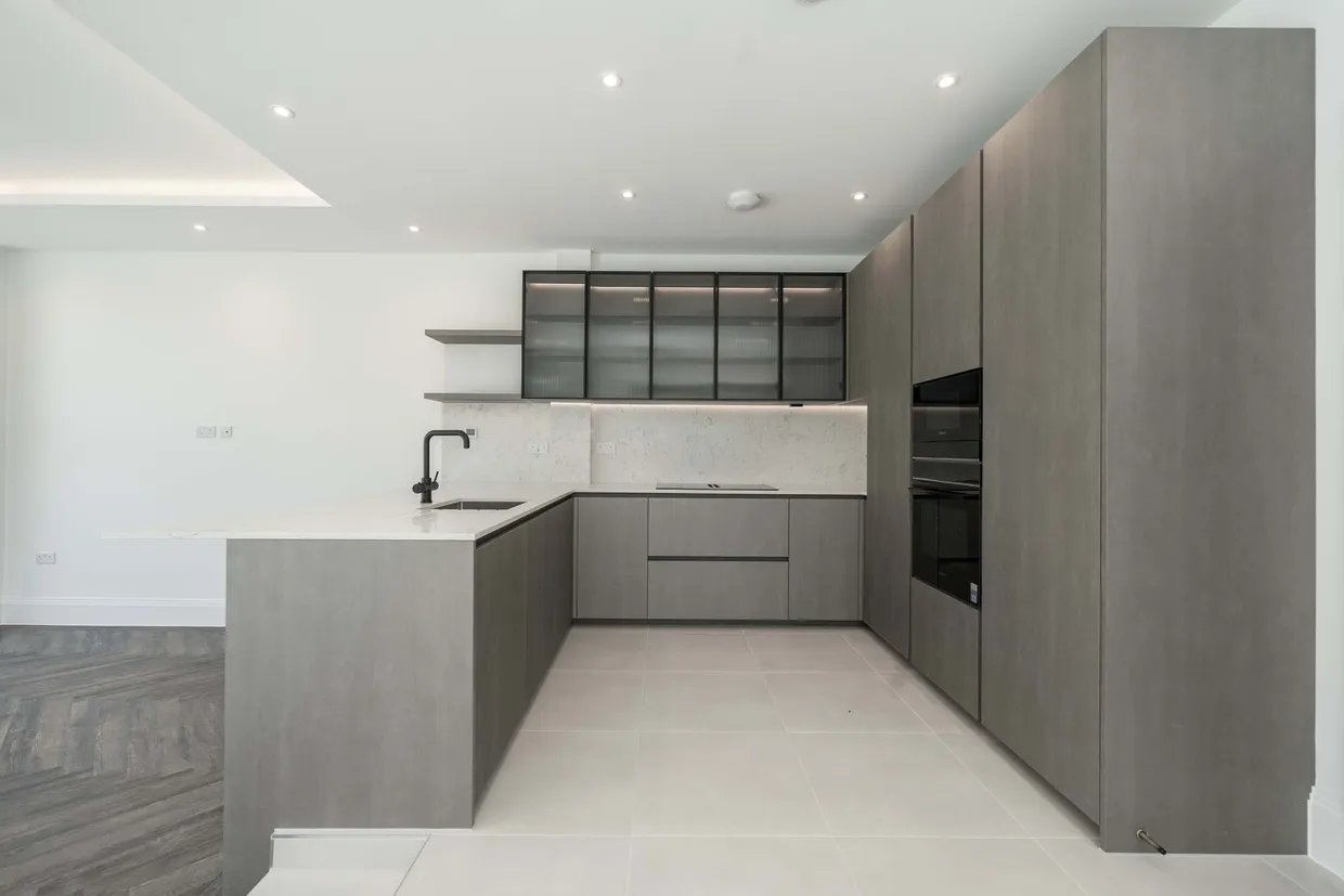 6 Castlebar Hill, London, W5 photo 4
