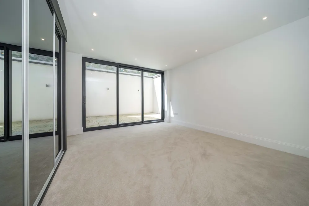 6 Castlebar Hill, London, W5 photo 7