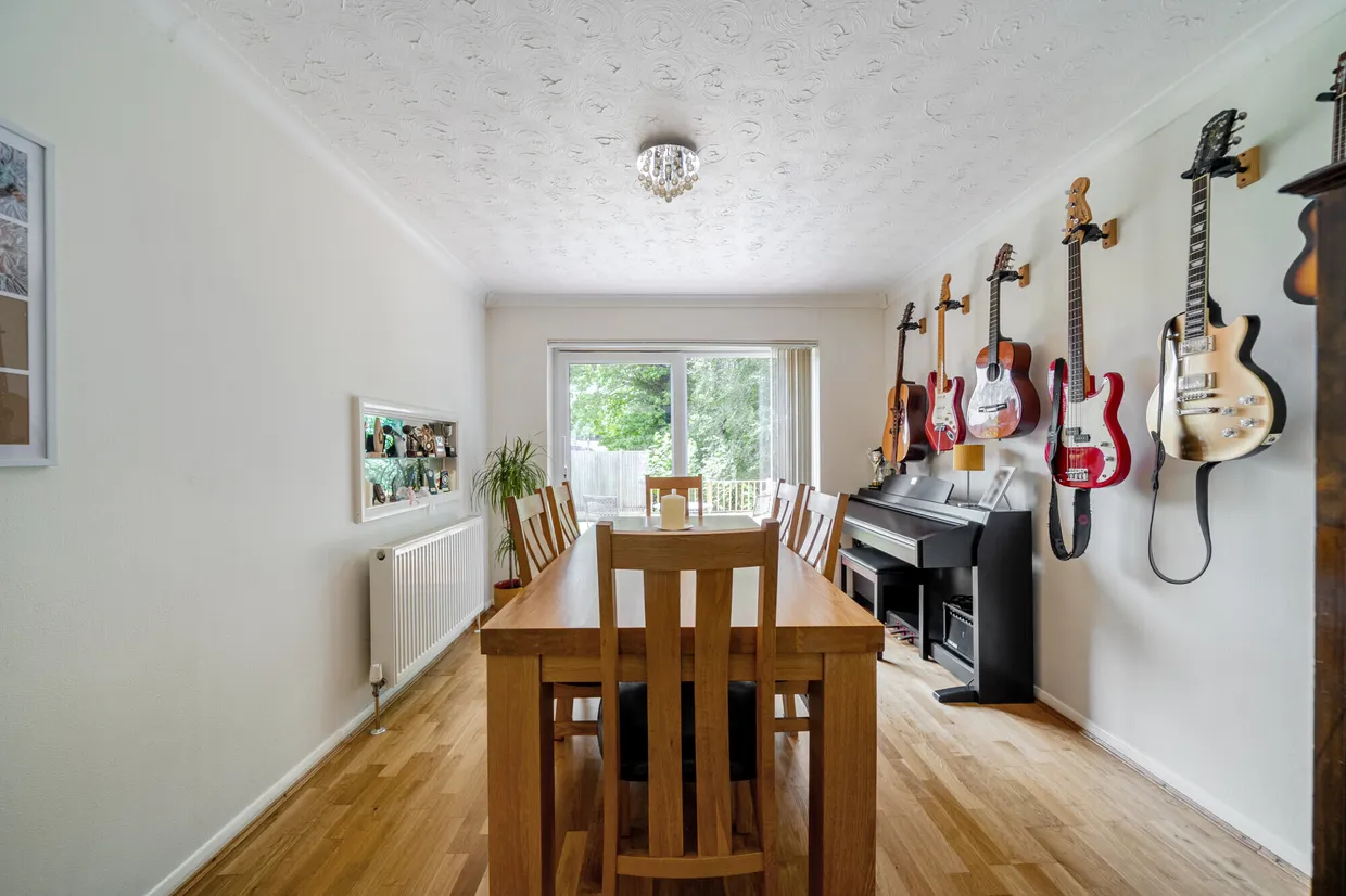 Wey Lodge Close, Liphook, GU30 photo 6