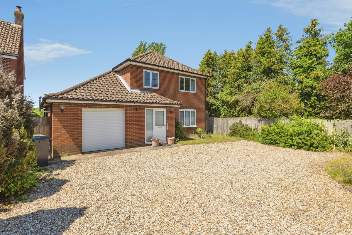 Buckenham Road, Attleborough