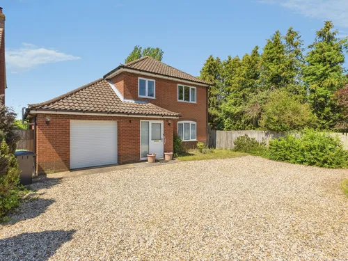 Buckenham Road, Attleboroughphoto