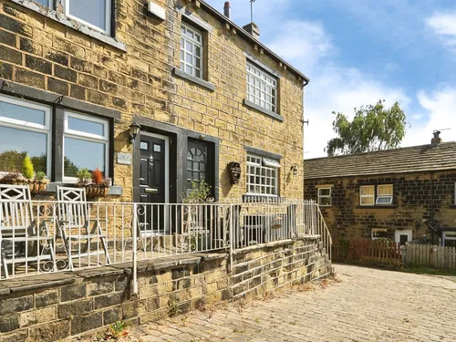 Crimbles Terrace, PUDSEYphoto