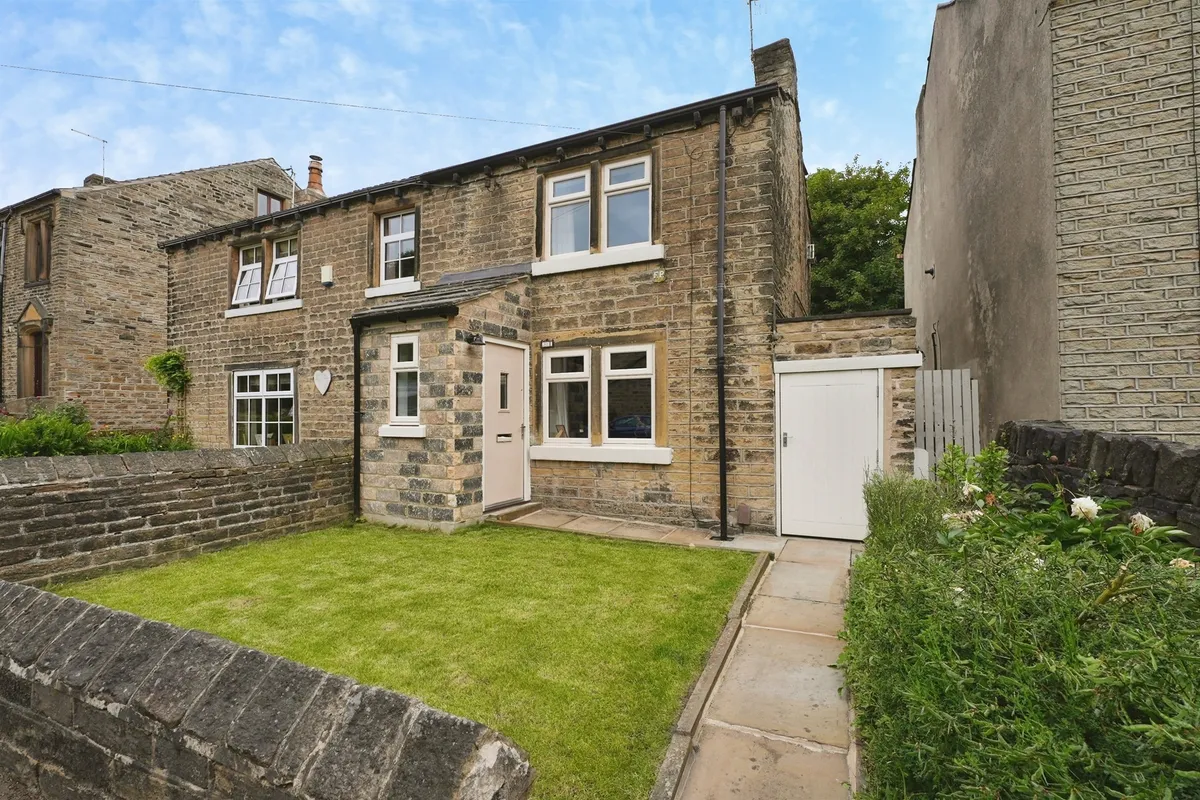 Taylor Hill Road, Huddersfield
