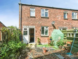 Hornbeam Court, Swindon thumb 2