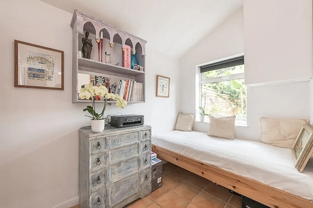 Halliwick Road London N10 photo 18