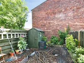 Hornbeam Court, Swindon thumb 3