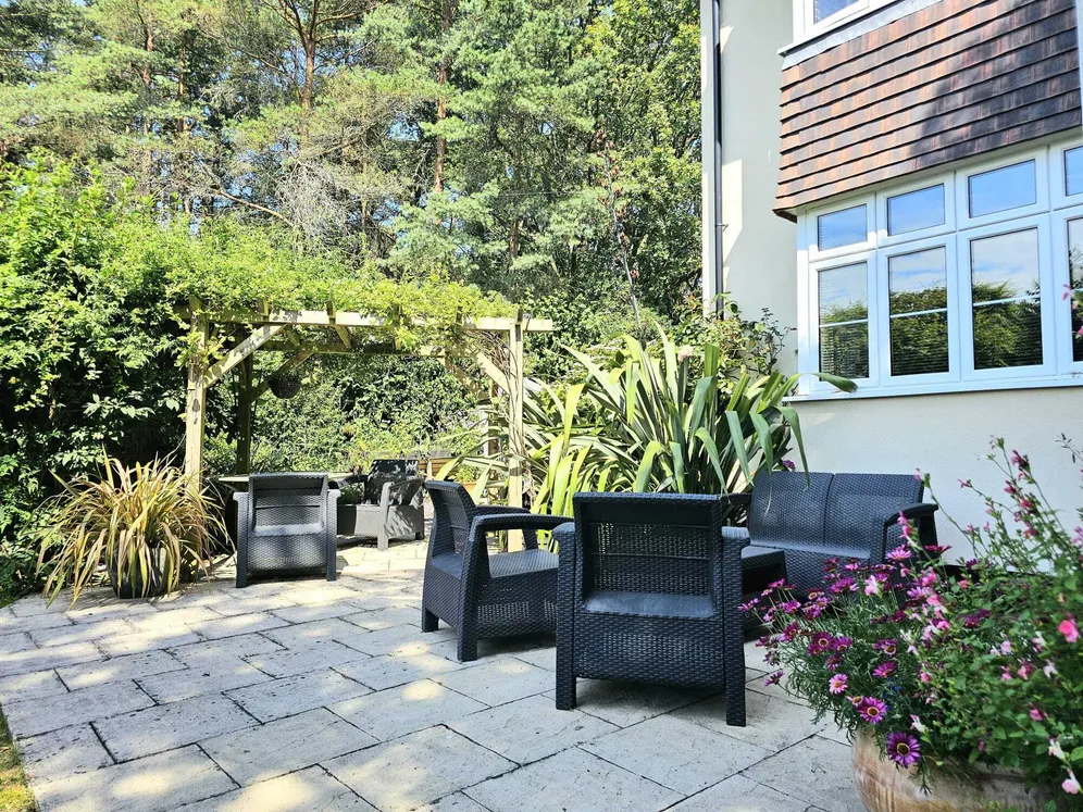Heathyfields Road, Farnham, GU9 photo 19
