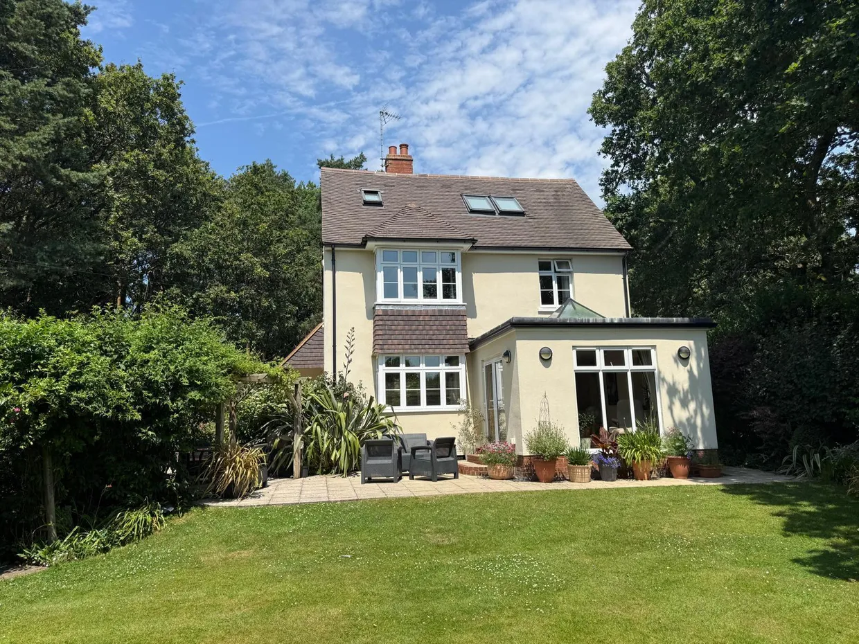 Heathyfields Road, Farnham, GU9 photo 1