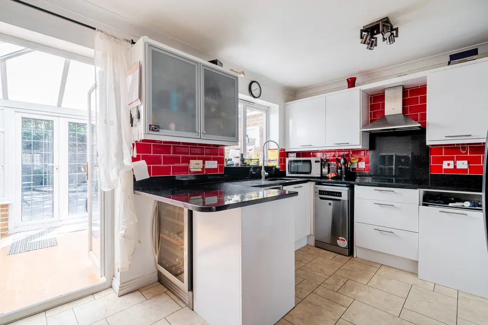Danesfield Close, Walton-On-Thames, KT12 photo 2