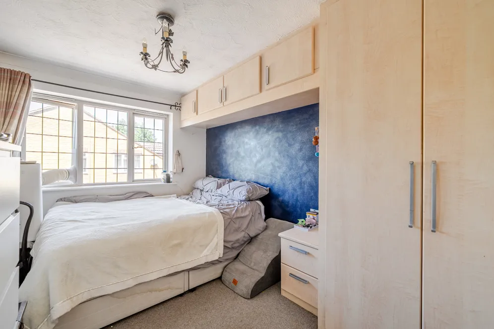 Danesfield Close, Walton-On-Thames, KT12 photo 7