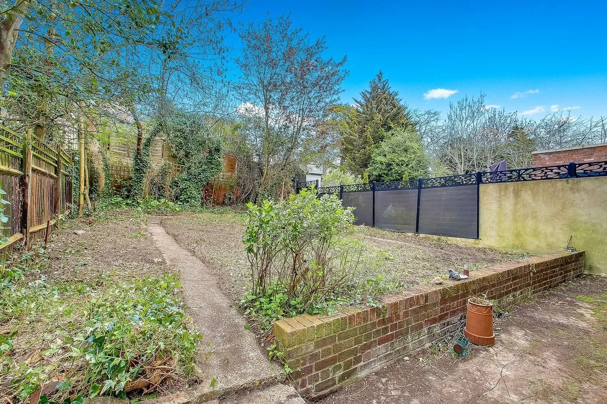 Dunster Drive, London, NW9