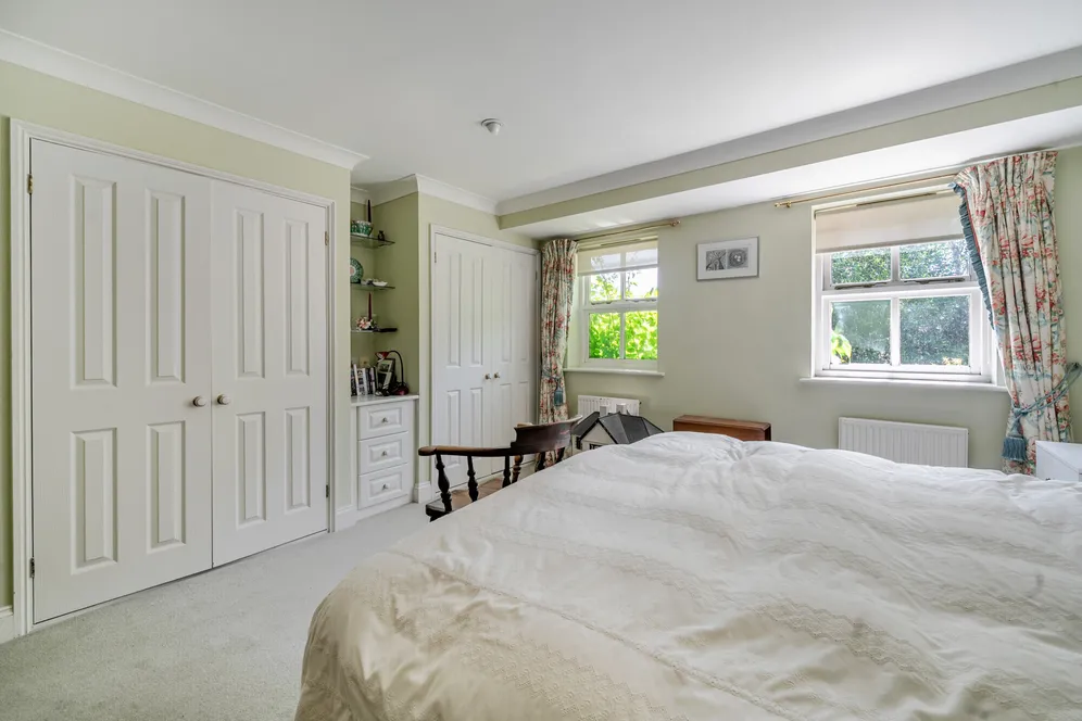 The Square, Rowledge, Farnham, GU10 photo 6