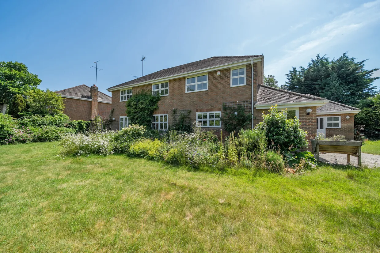 The Square, Rowledge, Farnham, GU10 photo 13