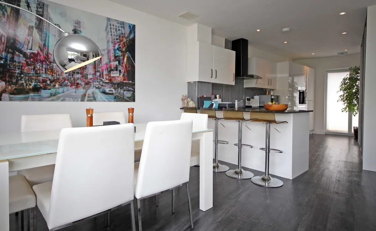 Y Felinheli, Gwynedd, LL56