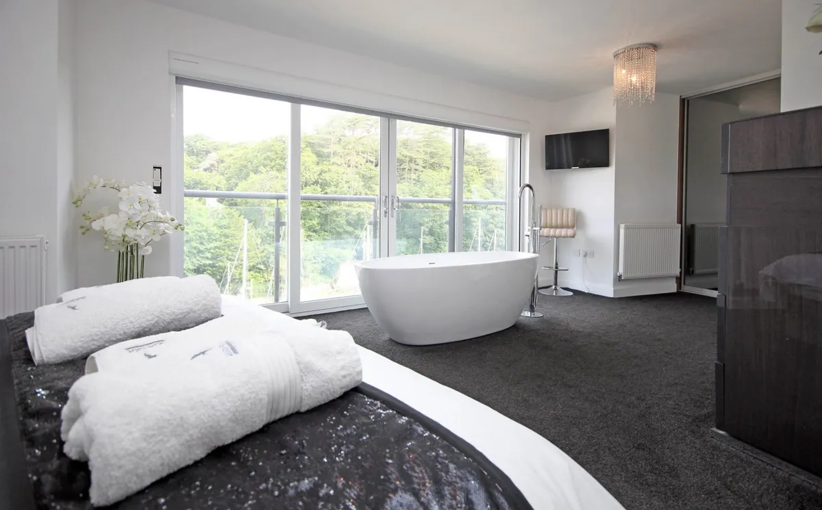 Y Felinheli, Gwynedd, LL56