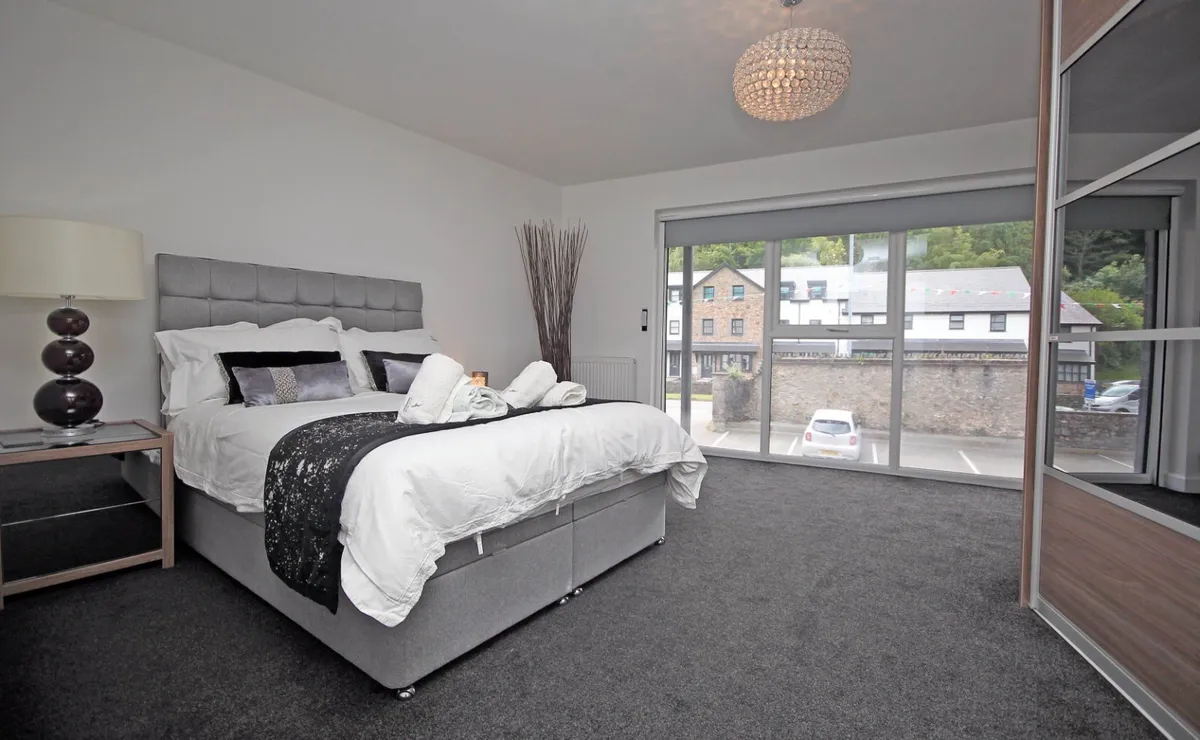 Y Felinheli, Gwynedd, LL56