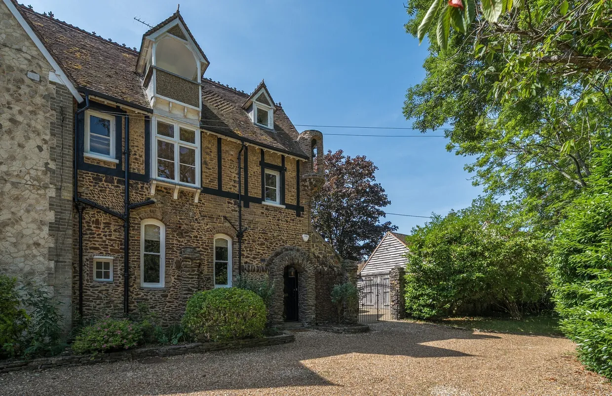 Guildford Road, Farnham, GU10 photo 1